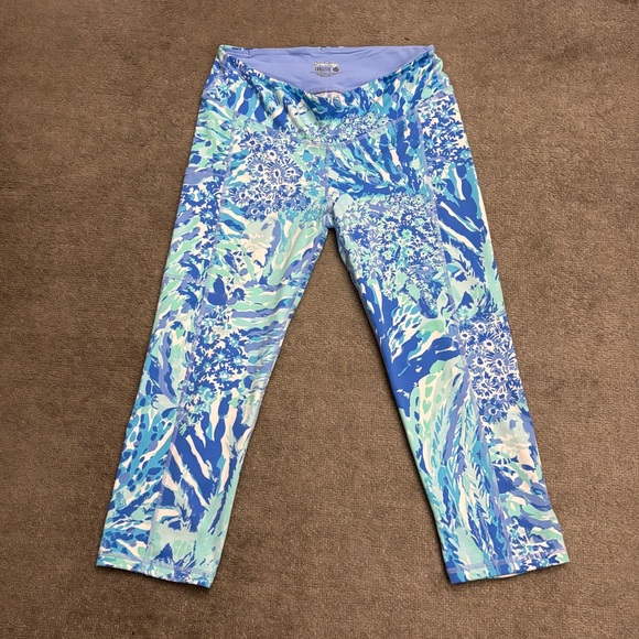 Lilly Pulitzer UPF 50+ Weekender Crop Leggings Blue Haven Soleil - Picture 2 of 8